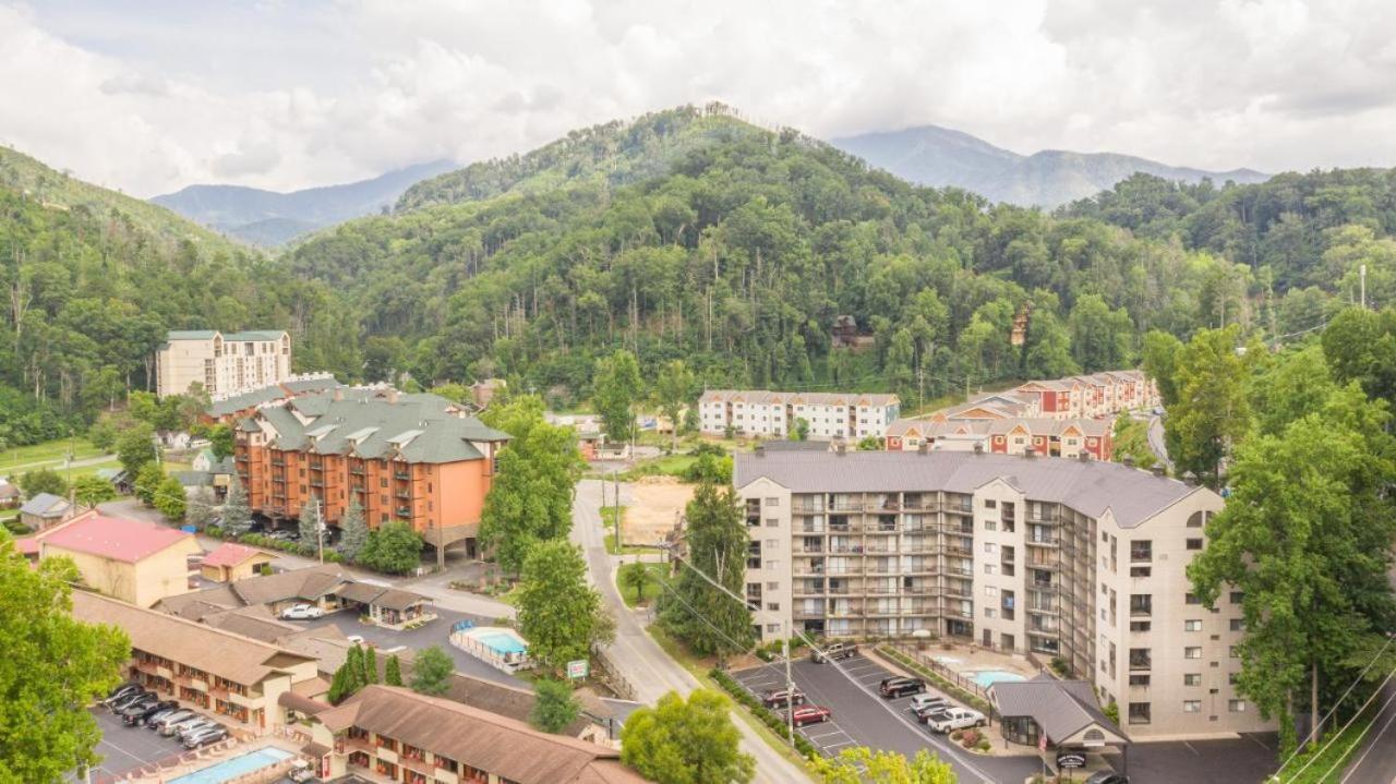 Family Bear Condos, Full King Suite, Kitchen, Pool Access Unit 103 Gatlinburg Bagian luar foto