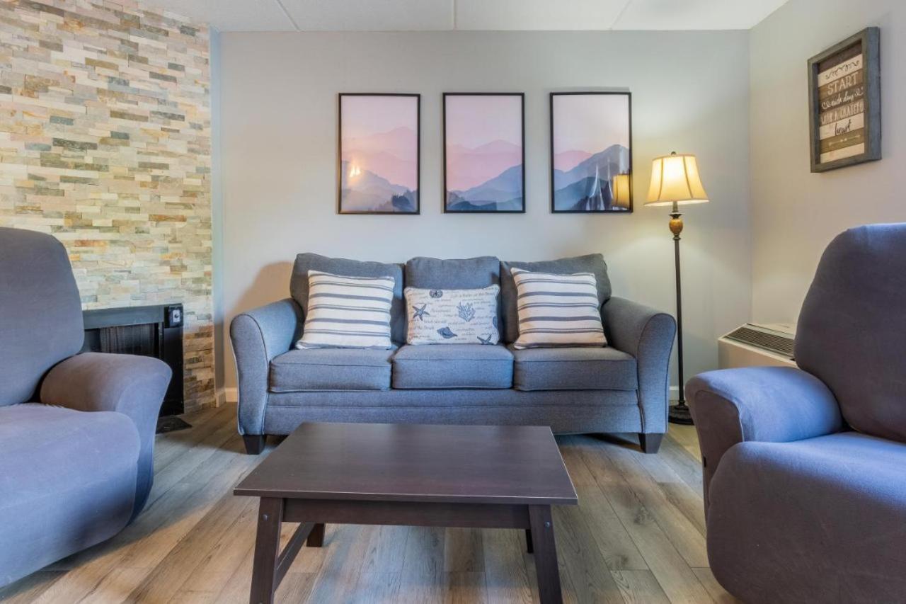 Family Bear Condos, Full King Suite, Kitchen, Pool Access Unit 103 Gatlinburg Bagian luar foto