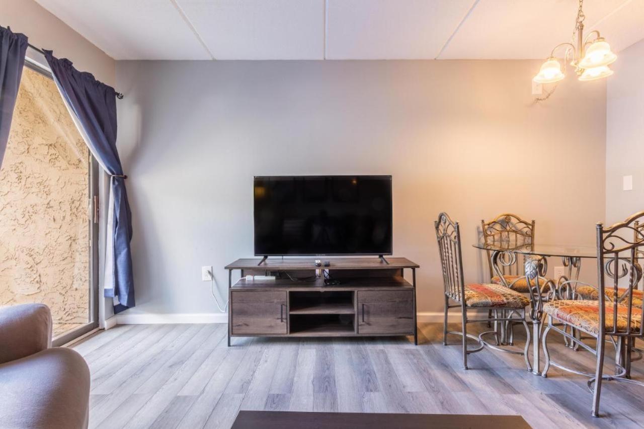 Family Bear Condos, Full King Suite, Kitchen, Pool Access Unit 103 Gatlinburg Bagian luar foto